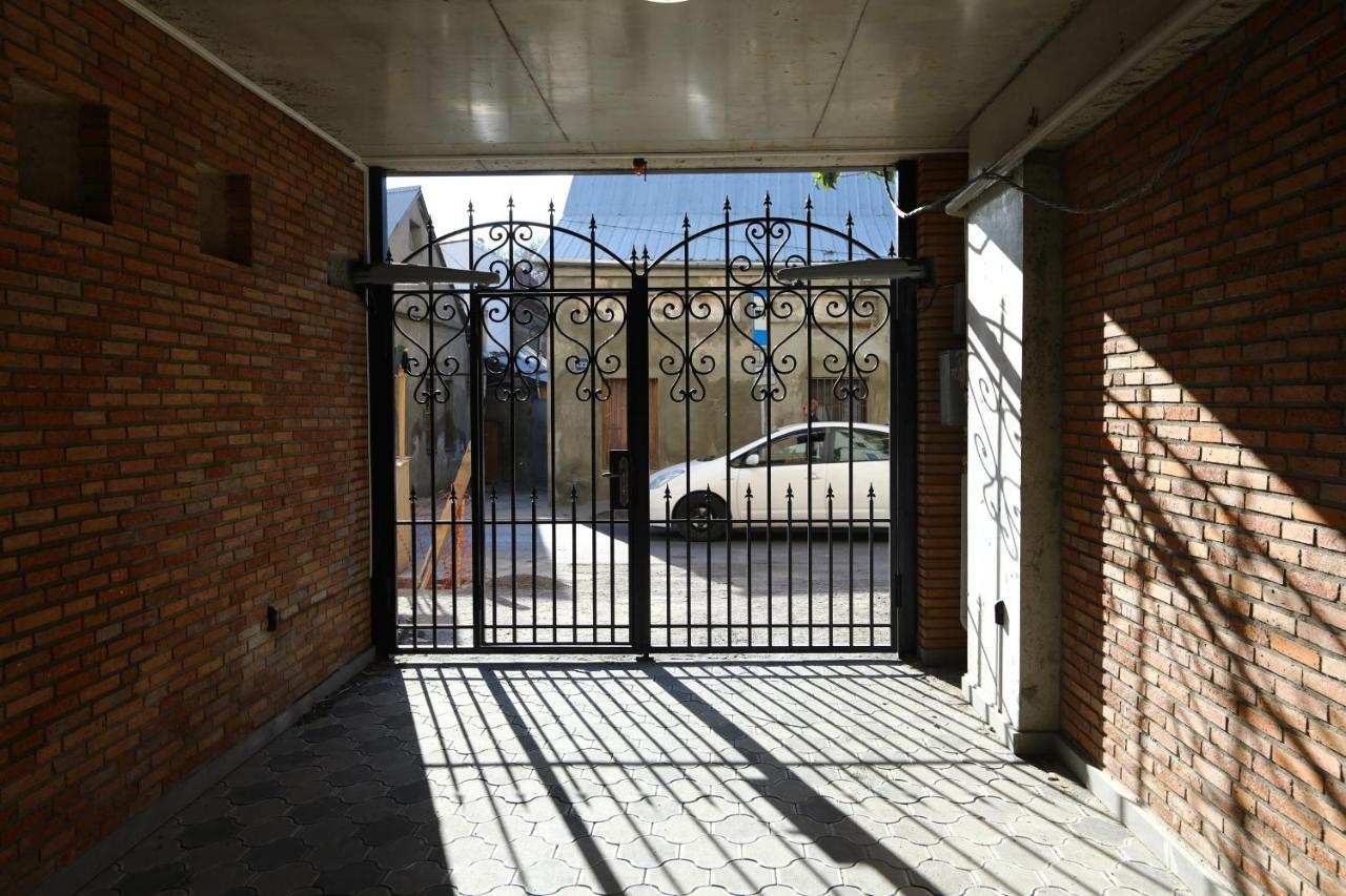 Brick House II Lägenhet Tbilisi Exteriör bild